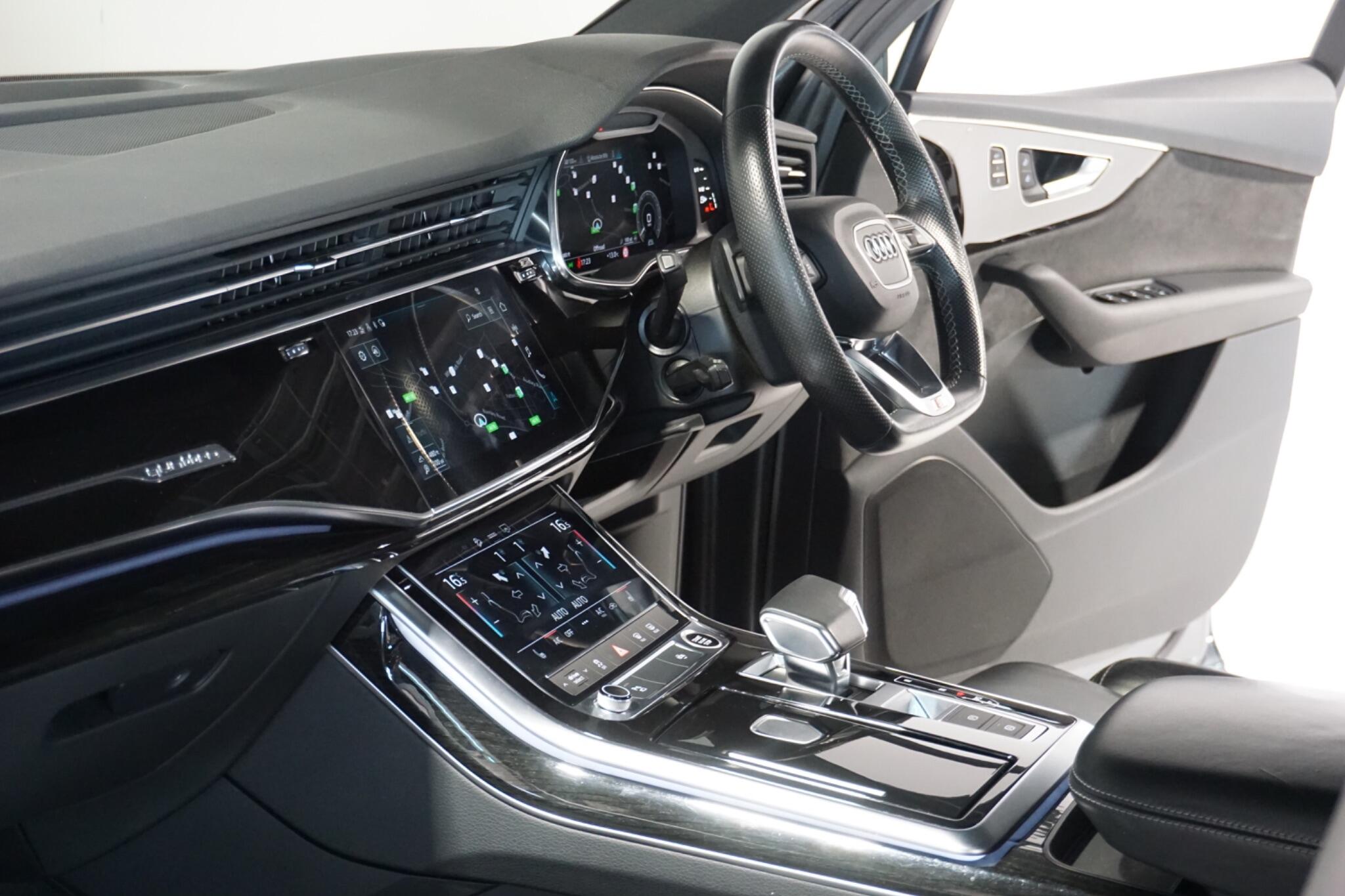 Audi Q7 3.0 TFSIe V6 55 Black Edition SUV 5dr Petrol Plug-in Hybrid Tiptronic quattro Euro 6 (s/s) 17.9kWh (381 ps)